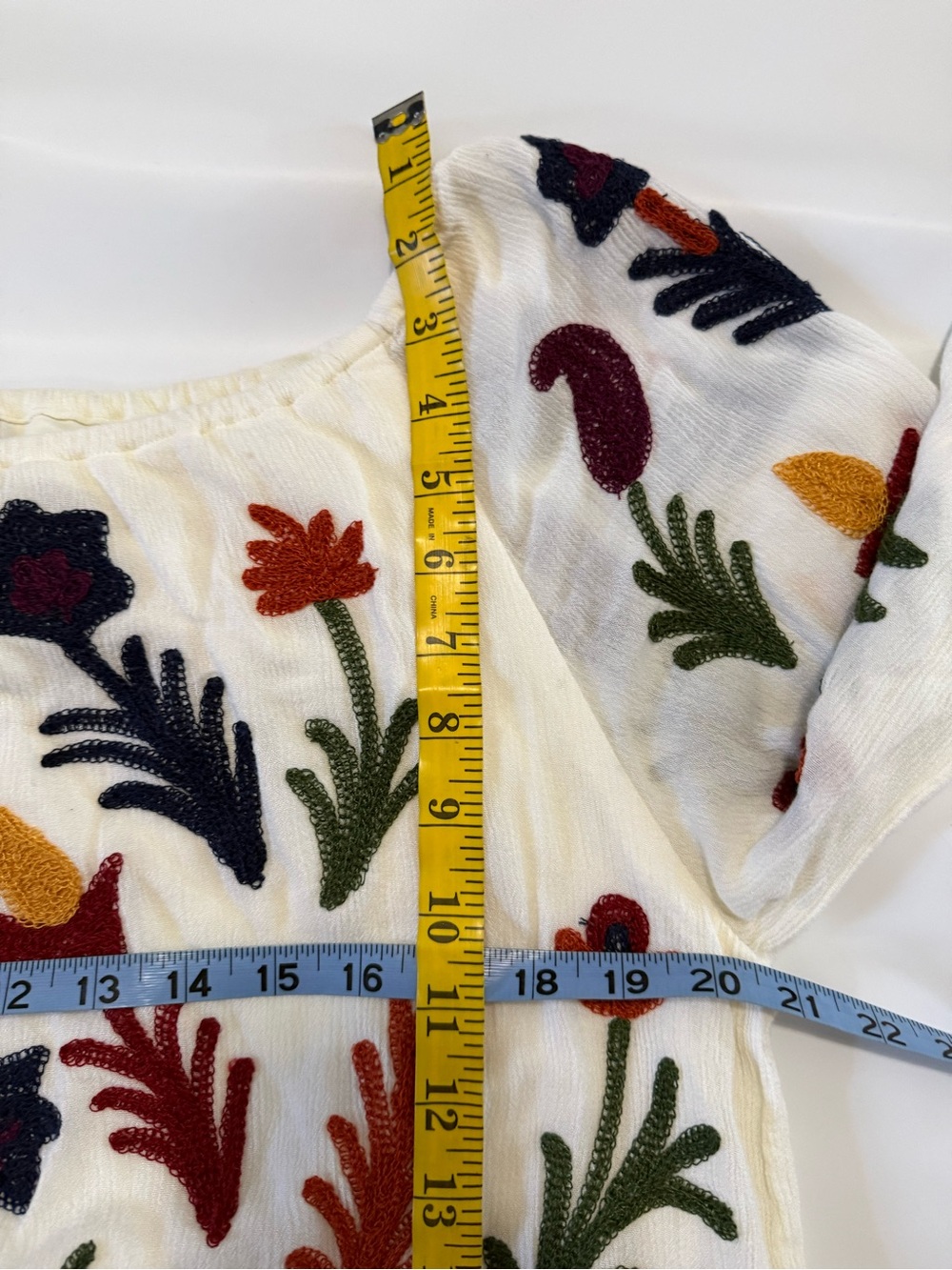 Laurie Felt Boho Embroidered White Peasant top Multicolor Floral size medium - Picture 10 of 13